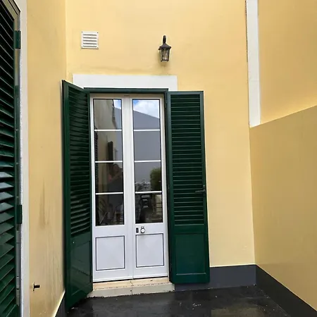 Hostel Azor International *