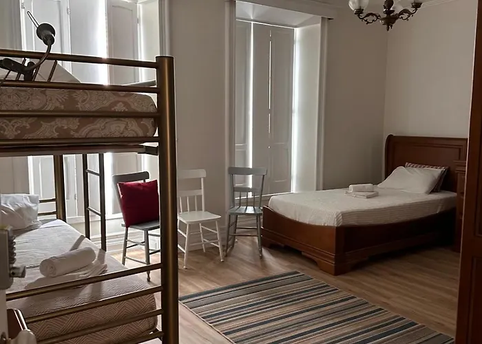 Hostel Azor International